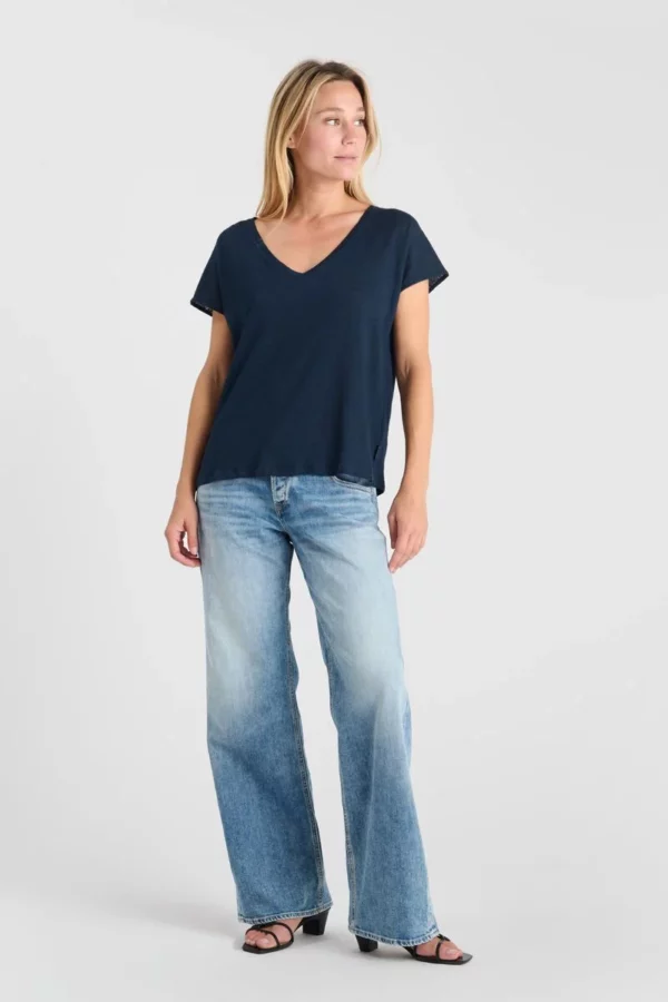 T-shirt bleu marine en lin – Image 2