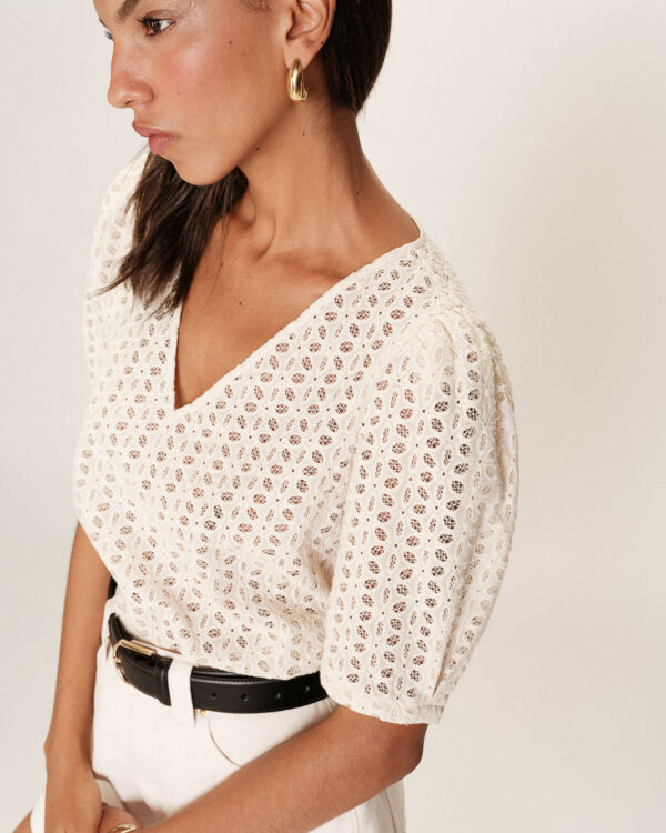 Haut broderie anglaise