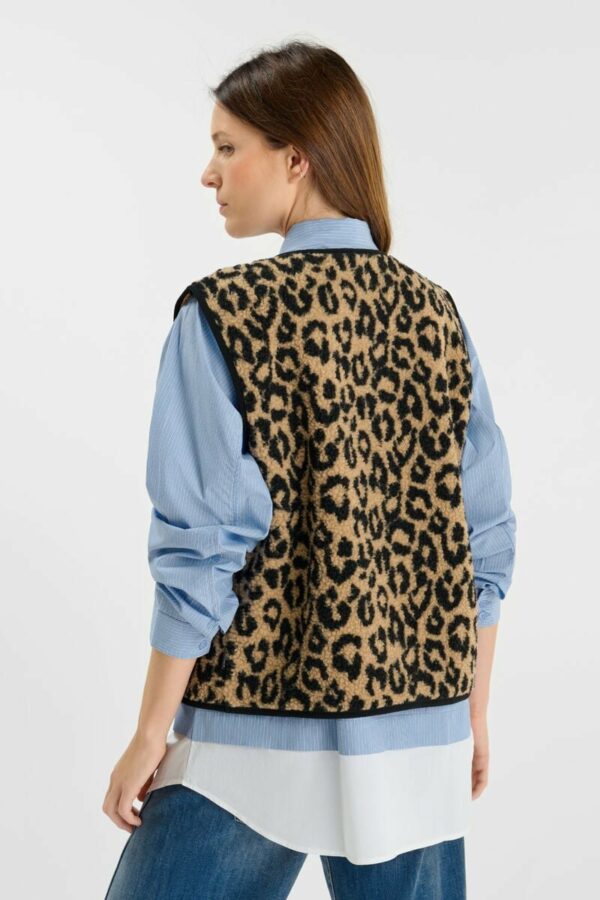 Veste teddy sans manches léopard – Image 5