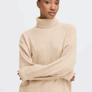 Pull col roulé beige