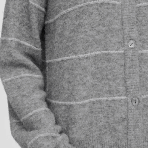 Gilet rayé gris et blanc