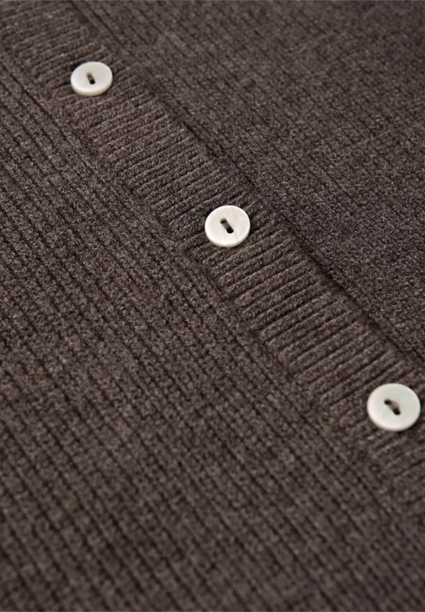 Gilet boutonnée sans manches chocolat – Image 4