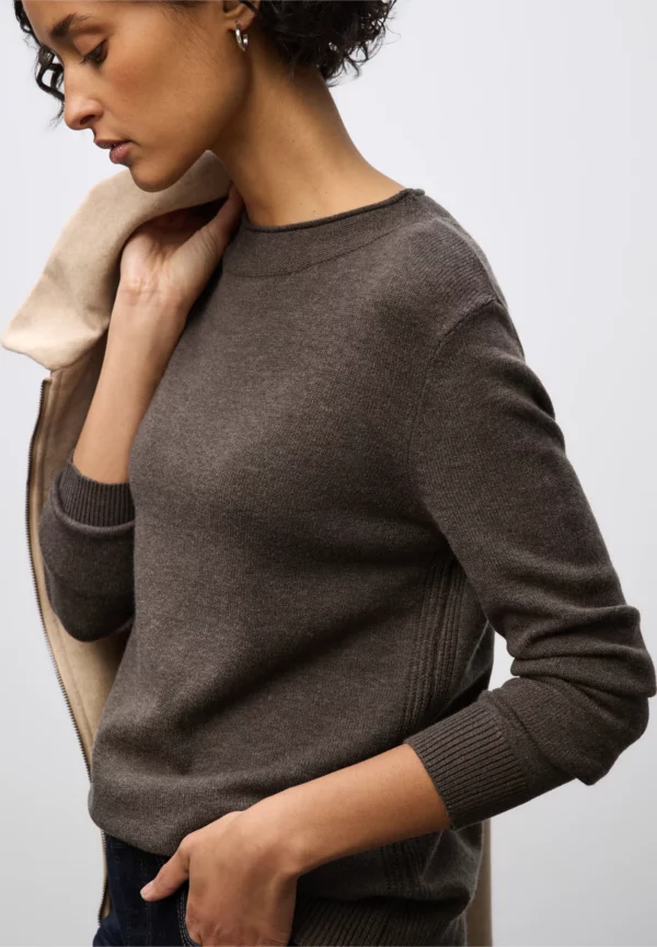 Pull col montant chocolat