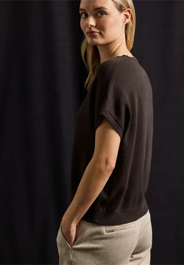 Pull manches courtes marron – Image 2