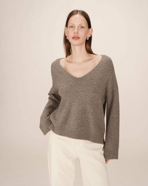 Pull col V pailleté taupe