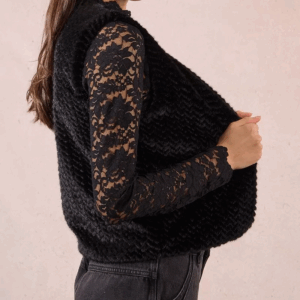 Gilet sans manches en fauss fourrure noir