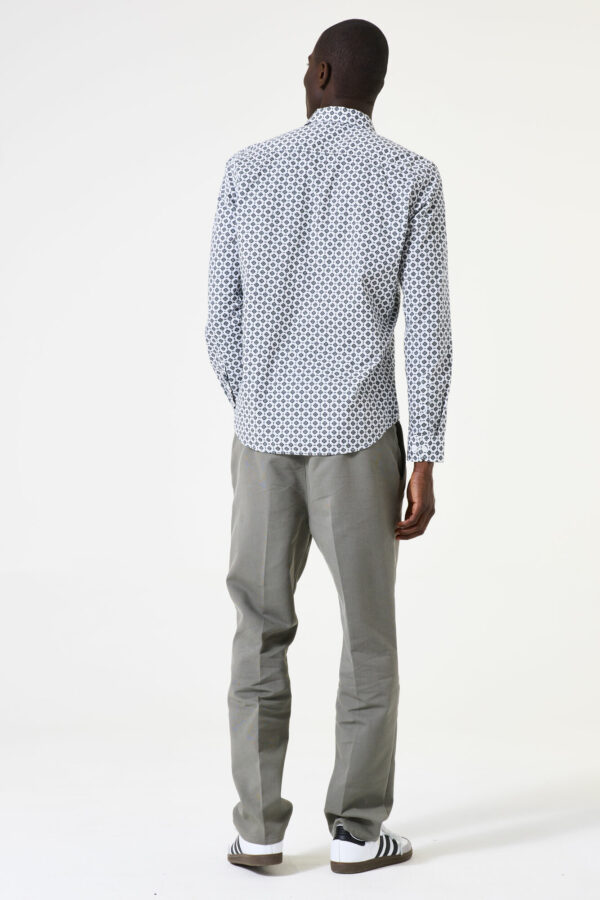 Chemise blanche et bleue – Image 4