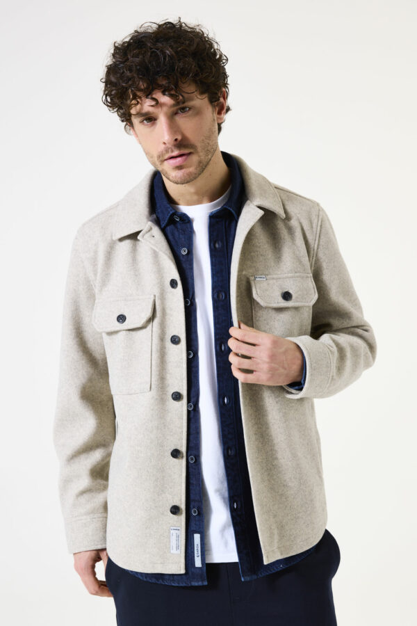Sur chemise beige