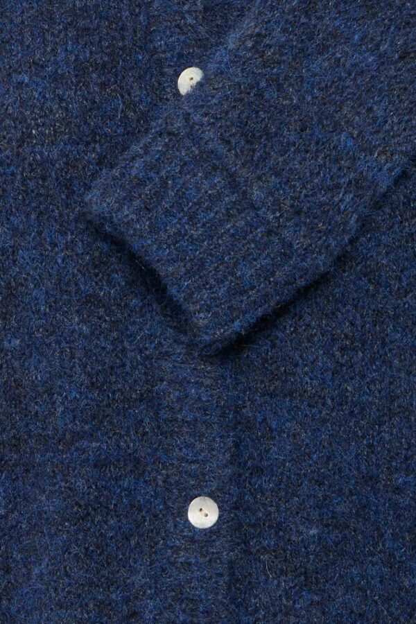 Cardigan bleu boutonné – Image 6