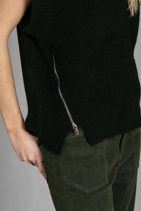 Pull sans manches noir avec zips – Image 2