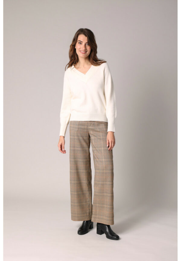 Pull col V crème – Image 4