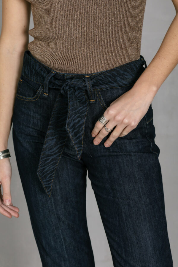 Jean coupe droite avec ceinture – Image 3