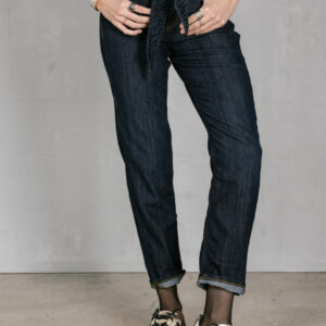Jean coupe droite avec ceinture
