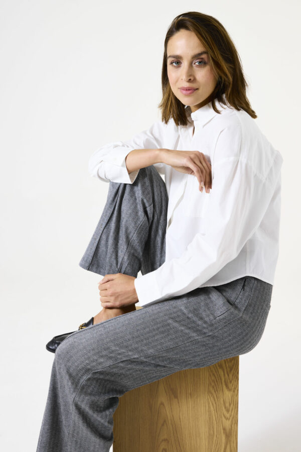 Pantalon à chervons gris – Image 2