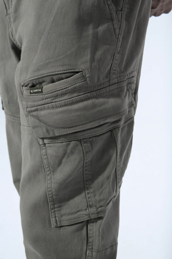 Pantalon cargo coupe droite kaki