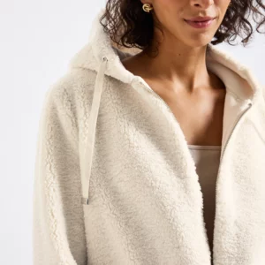 Veste peluche avec capuche