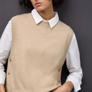Pull sans manches beige boutonné