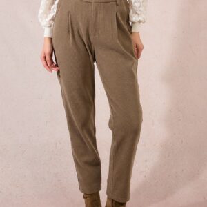 Pantalon en velours coupe carotte