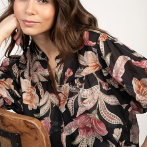 Blouse fleurie fond noir