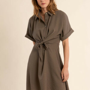Robe courte, nouable à la taille