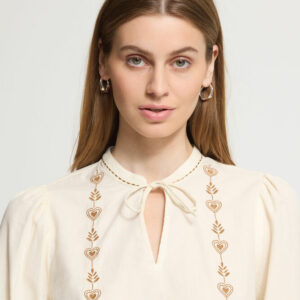 Blouse écru cœurs
