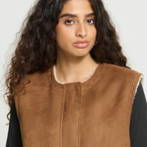 Veste sans manches daim camel et moumoute