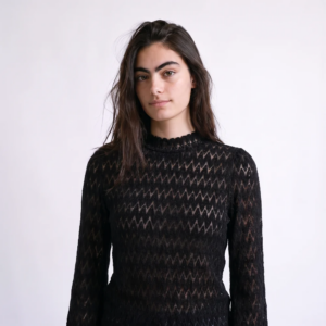 T-shirt ajouré noir façon dentelle