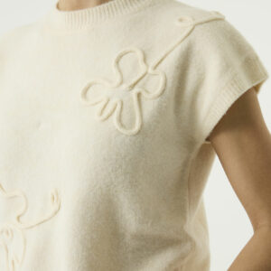 Pull sans manches écru brodée